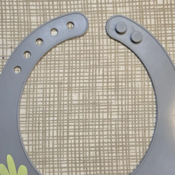 Children's silicone bibs - Picture 3 of 6